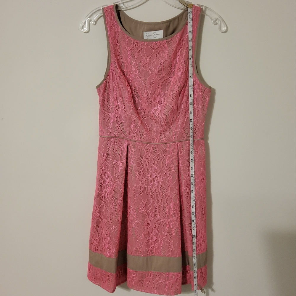 JESSICA SIMPSON PINK LACE TAN LINED FIT & FLARE SLEEVELESS SCOOP NECK SIZE 4 - Picture 2 of 10